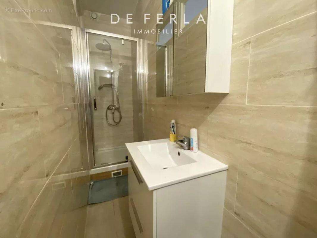 Appartement à PARIS-14E