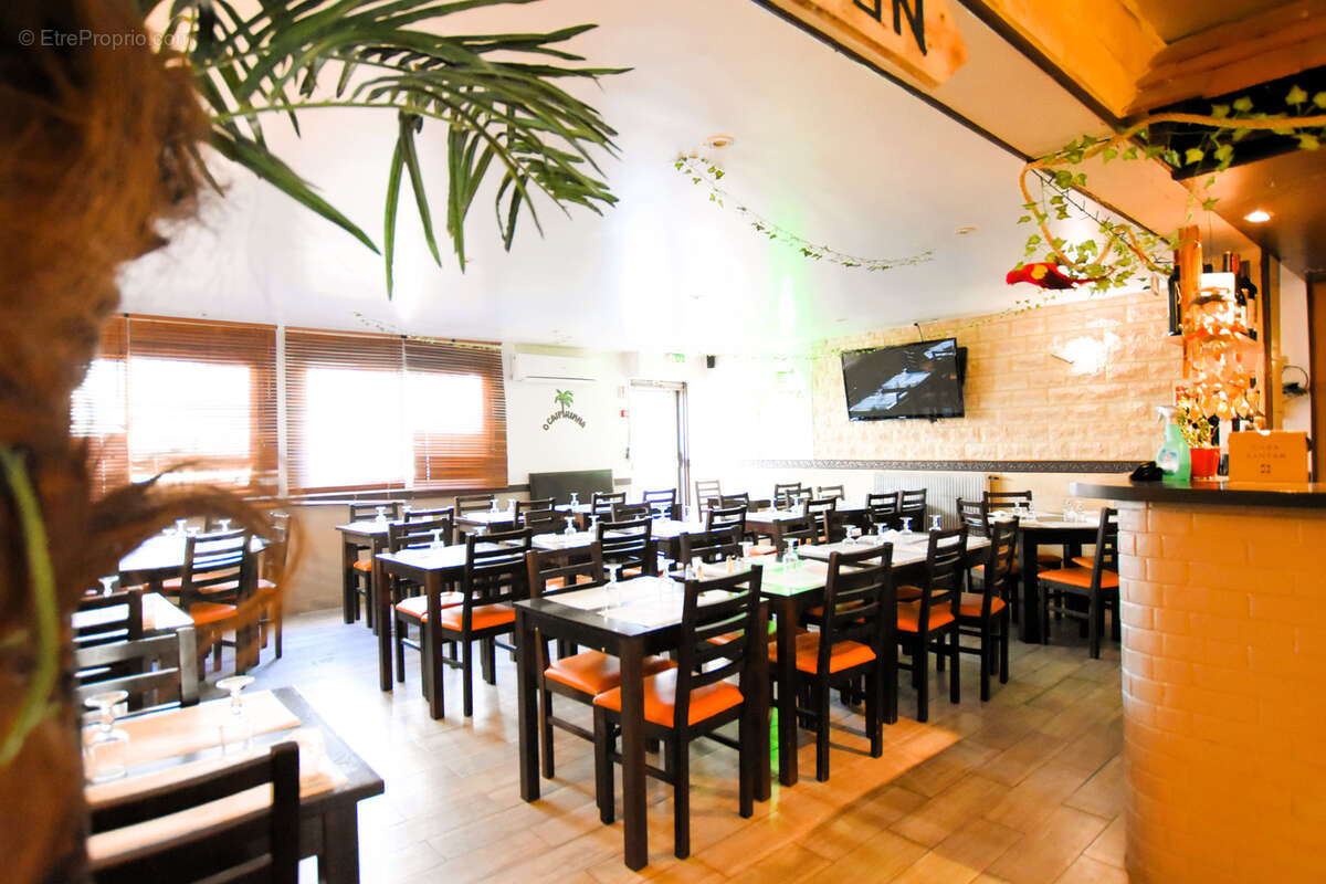 Commerce à LES ESSARTS-LE-ROI