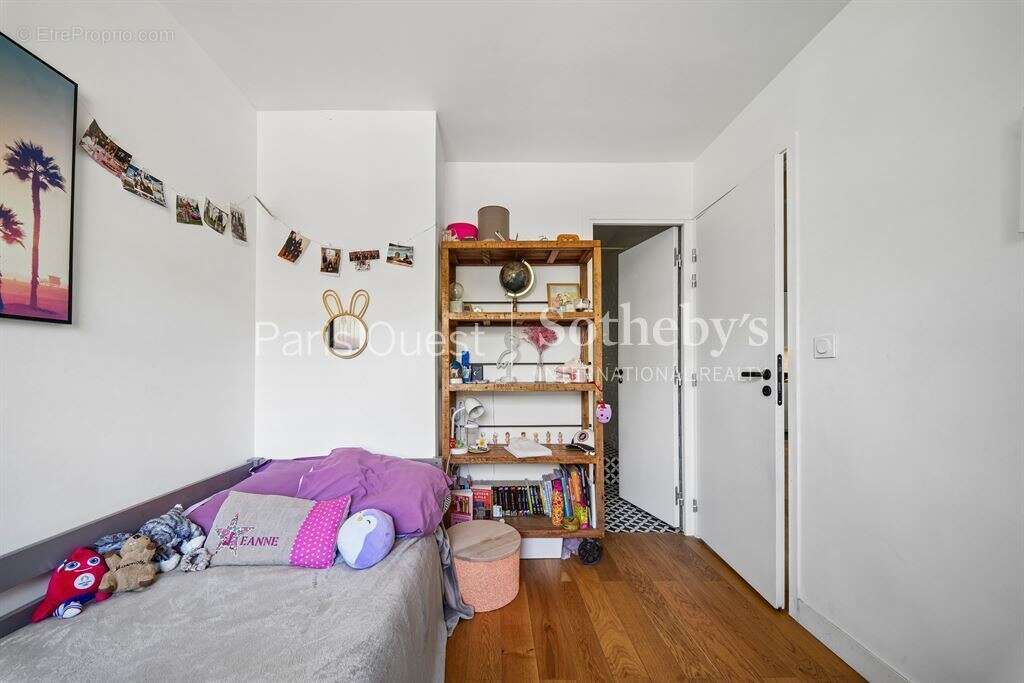 Appartement à NEUILLY-SUR-SEINE