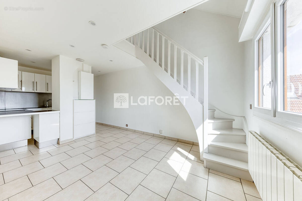 Appartement à OZOIR-LA-FERRIERE