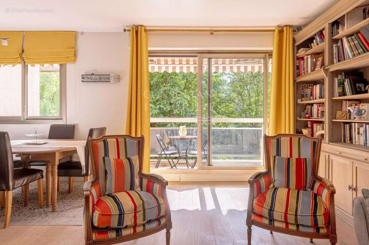 Appartement à PARIS-17E