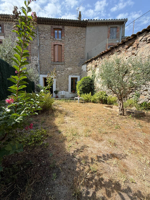 Maison de village en pierre 144 m2  avec jardin - photo 1