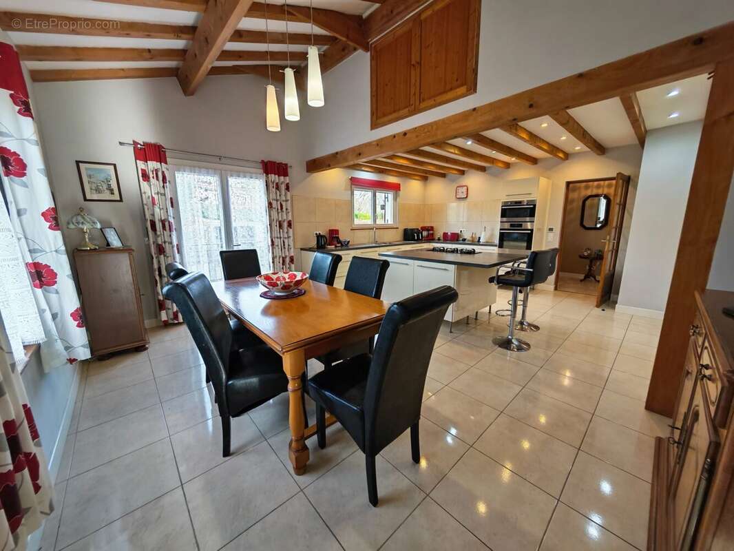 Maison 137 m² à Lauzun  - photo 8