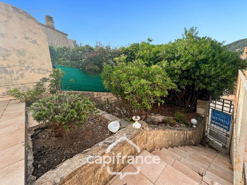 Maison à CARQUEIRANNE