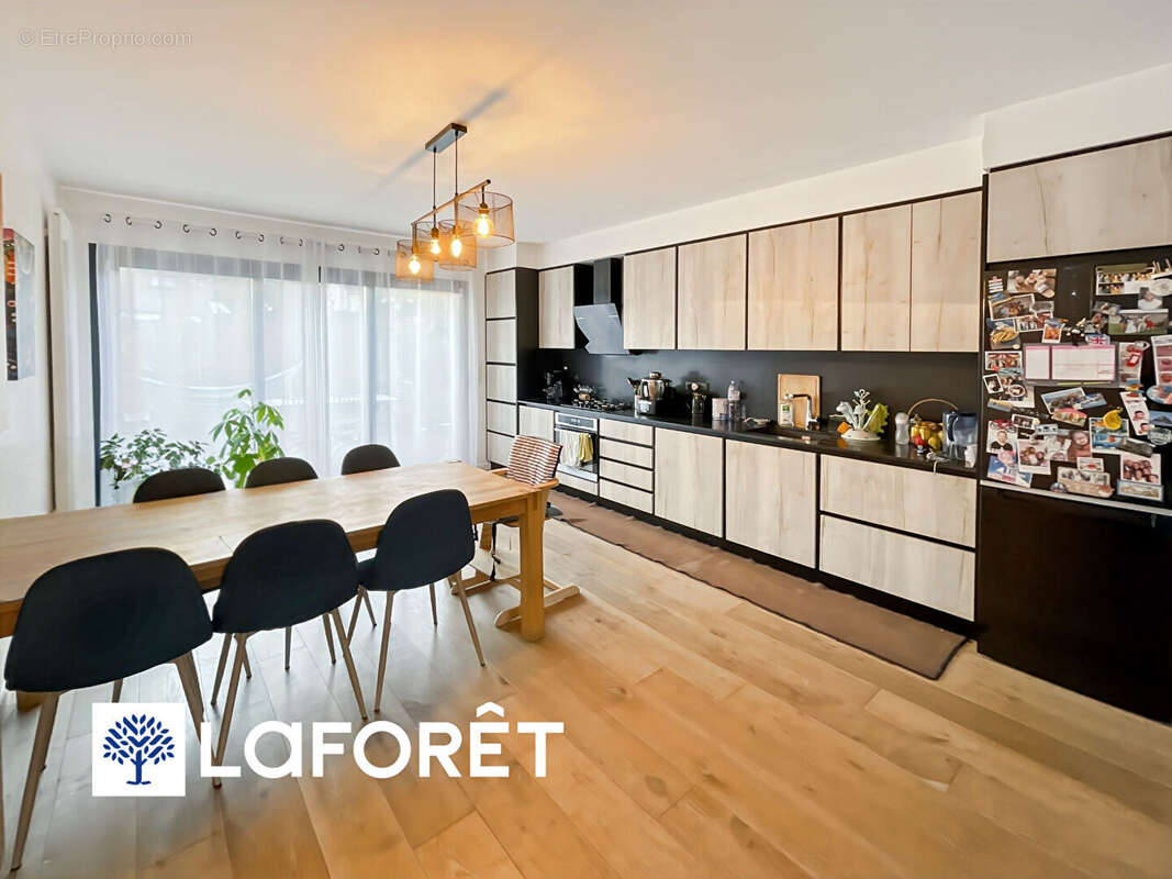 Maison à SAINTE-GENEVIEVE-DES-BOIS