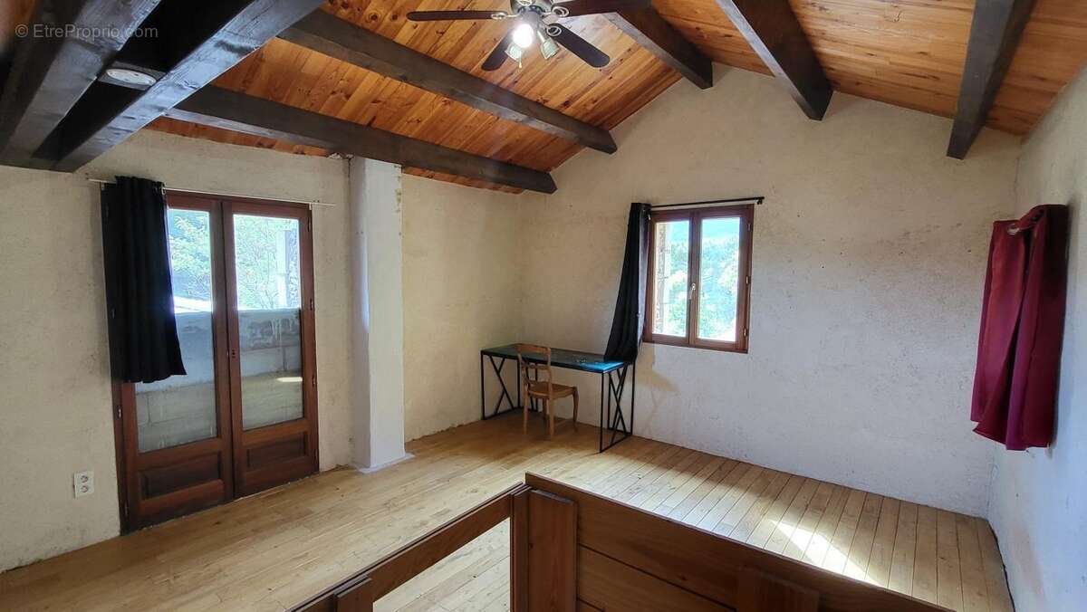 Maison à SAINT-MELANY