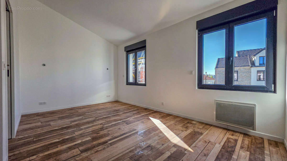 Maison à SARTROUVILLE