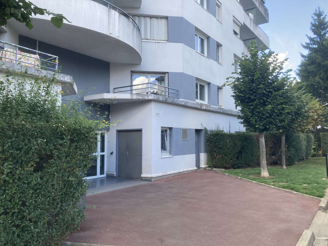 Appartement à DUGNY