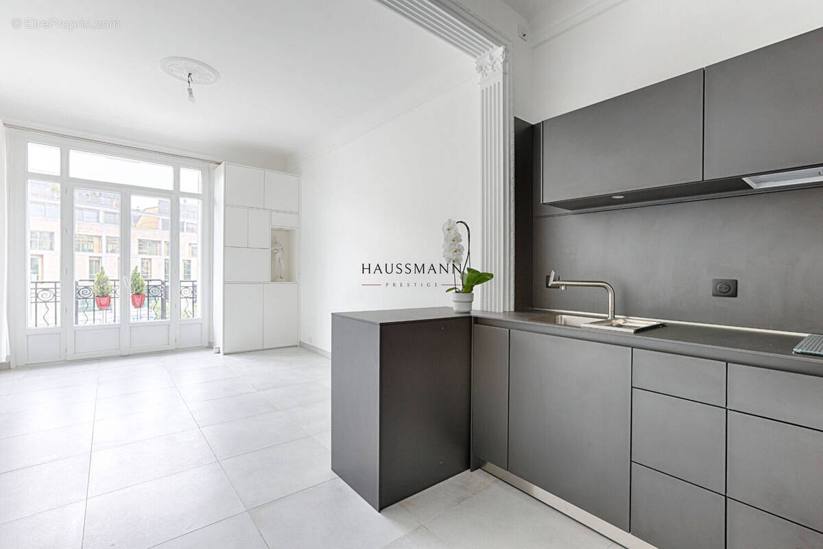 Appartement à PARIS-9E