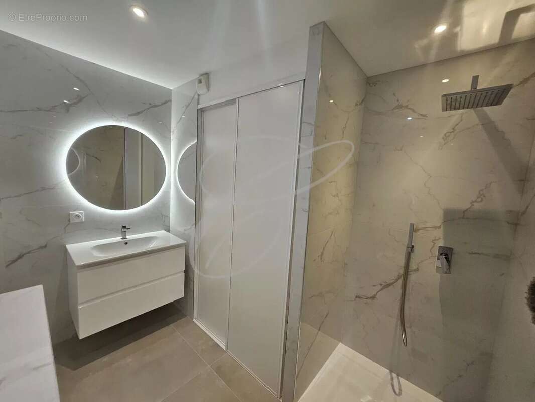 Appartement à ROQUEBRUNE-CAP-MARTIN