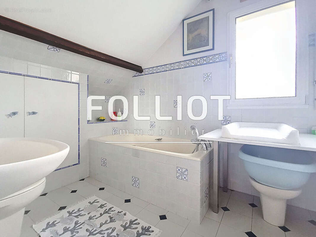 Maison à JULLOUVILLE