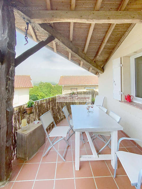 Maison à VIC-FEZENSAC