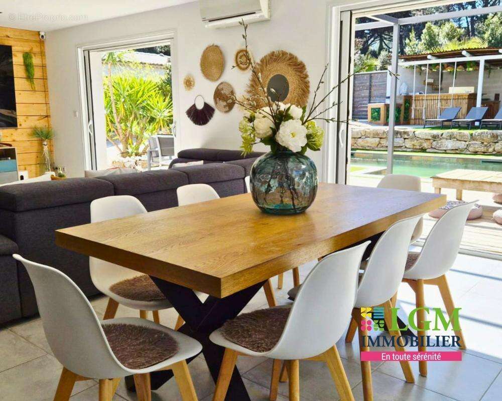 Maison à PLAN-DE-LA-TOUR