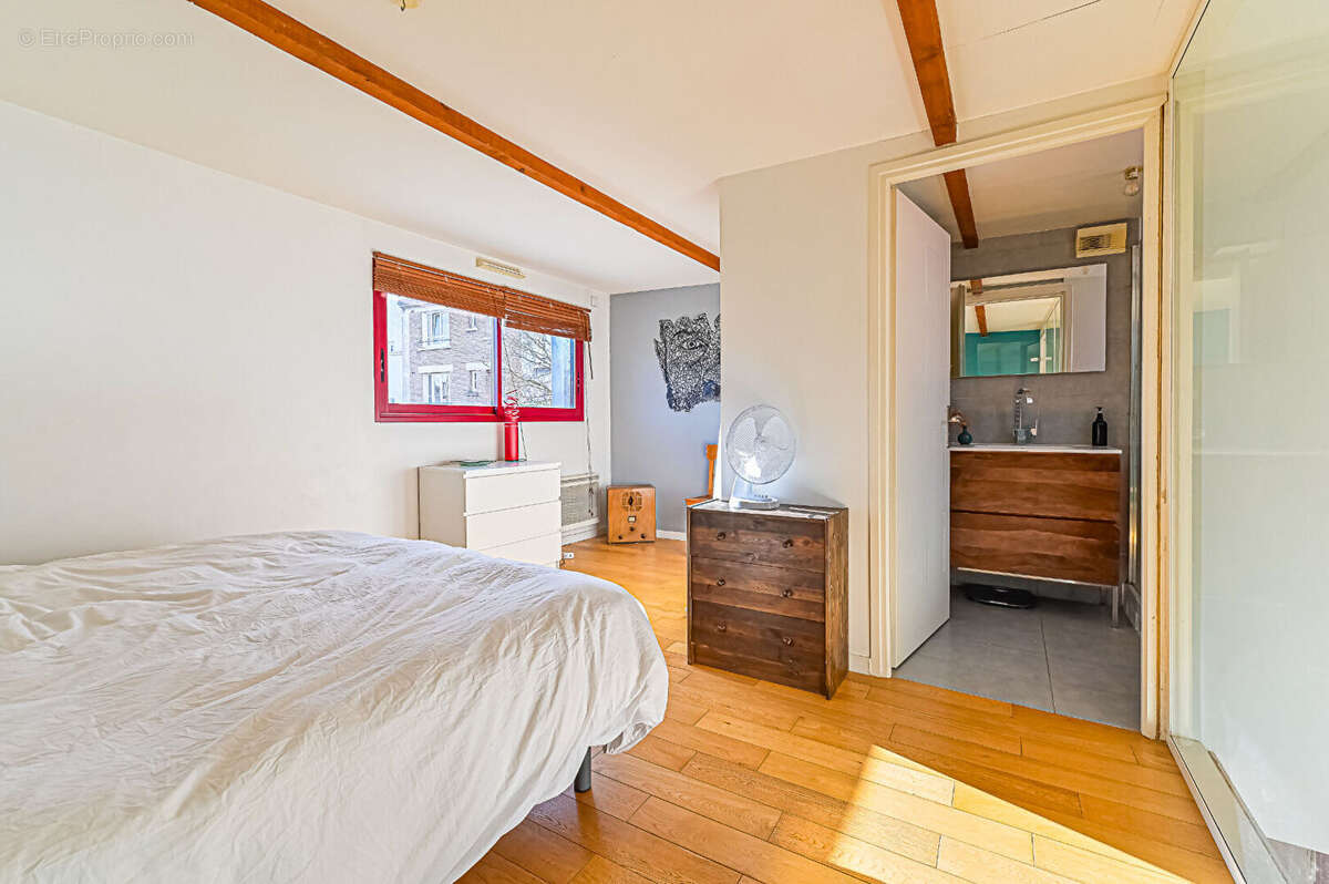 Appartement à PARIS-19E