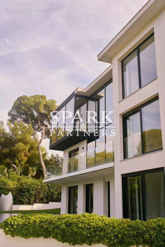 Maison à ROQUEBRUNE-CAP-MARTIN