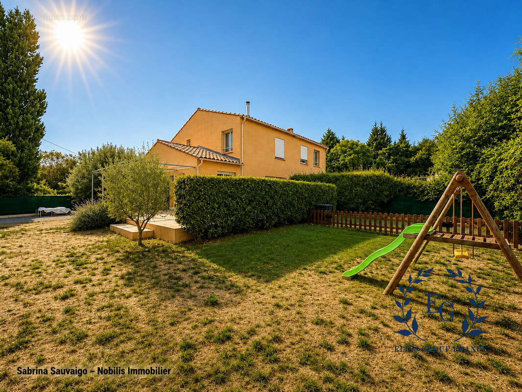 Maison 98 m² à Camps-La-Source  - photo 4