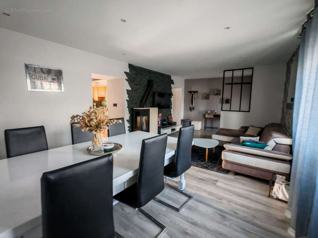 Maison à LA ROUXIERE