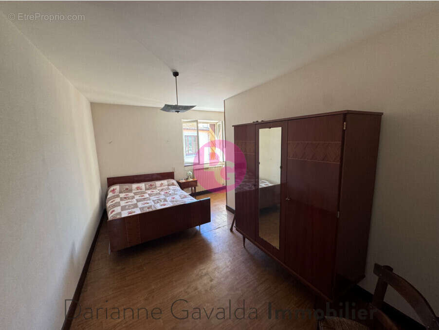 Maison à DECAZEVILLE