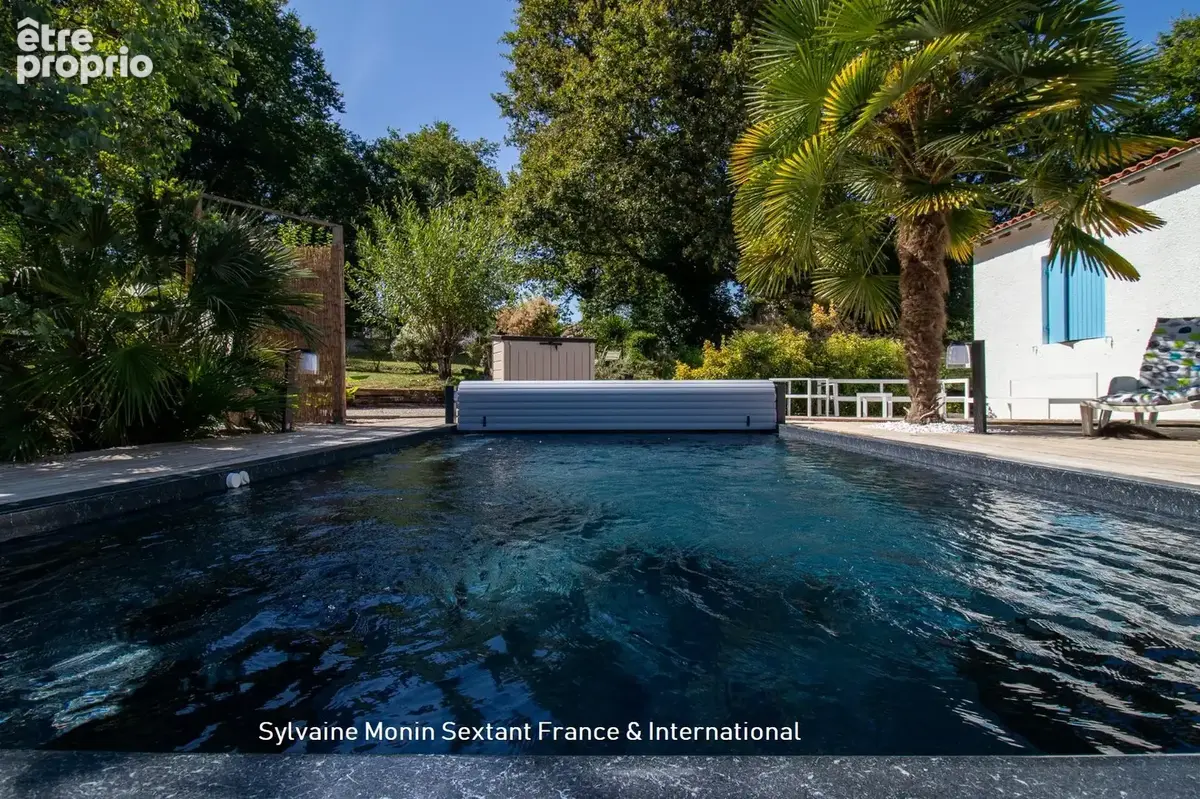 Maison rénovée tout confort avec logement indépendant, terrain clos et espace piscine - photo 3