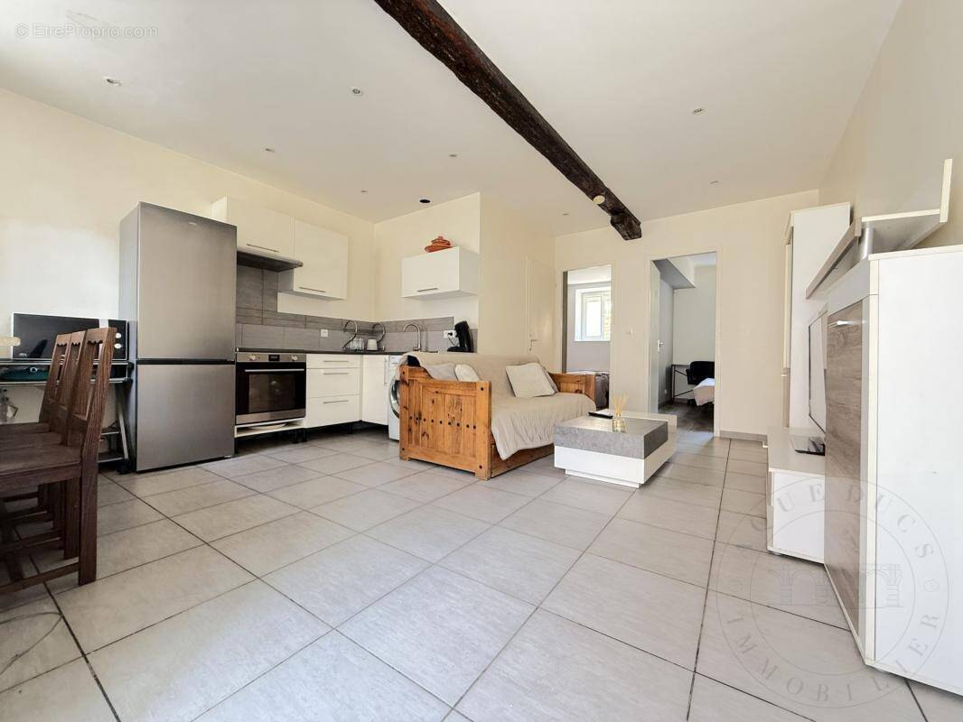 Appartement à SAINT-GENIS-LAVAL