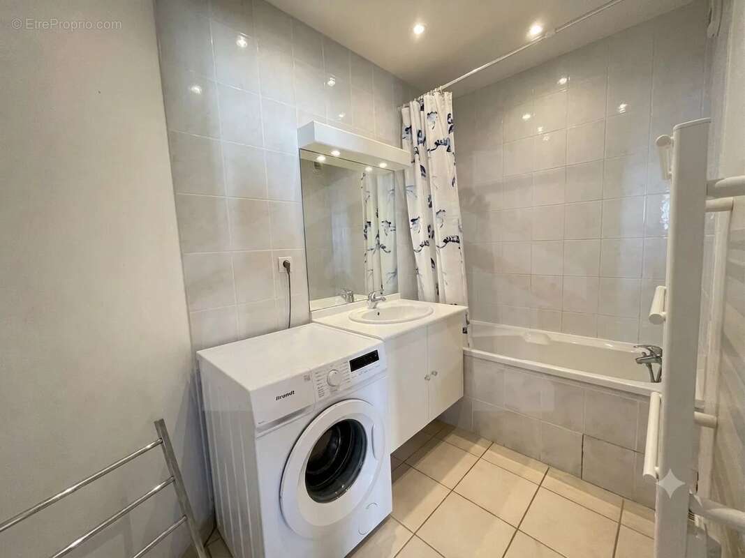 Appartement à SAINT-MARTIN-D'HERES