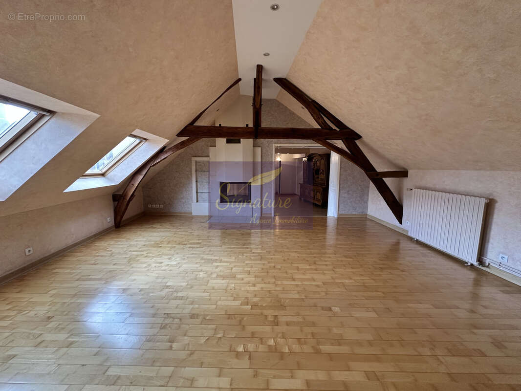 Maison à COULANS-SUR-GEE