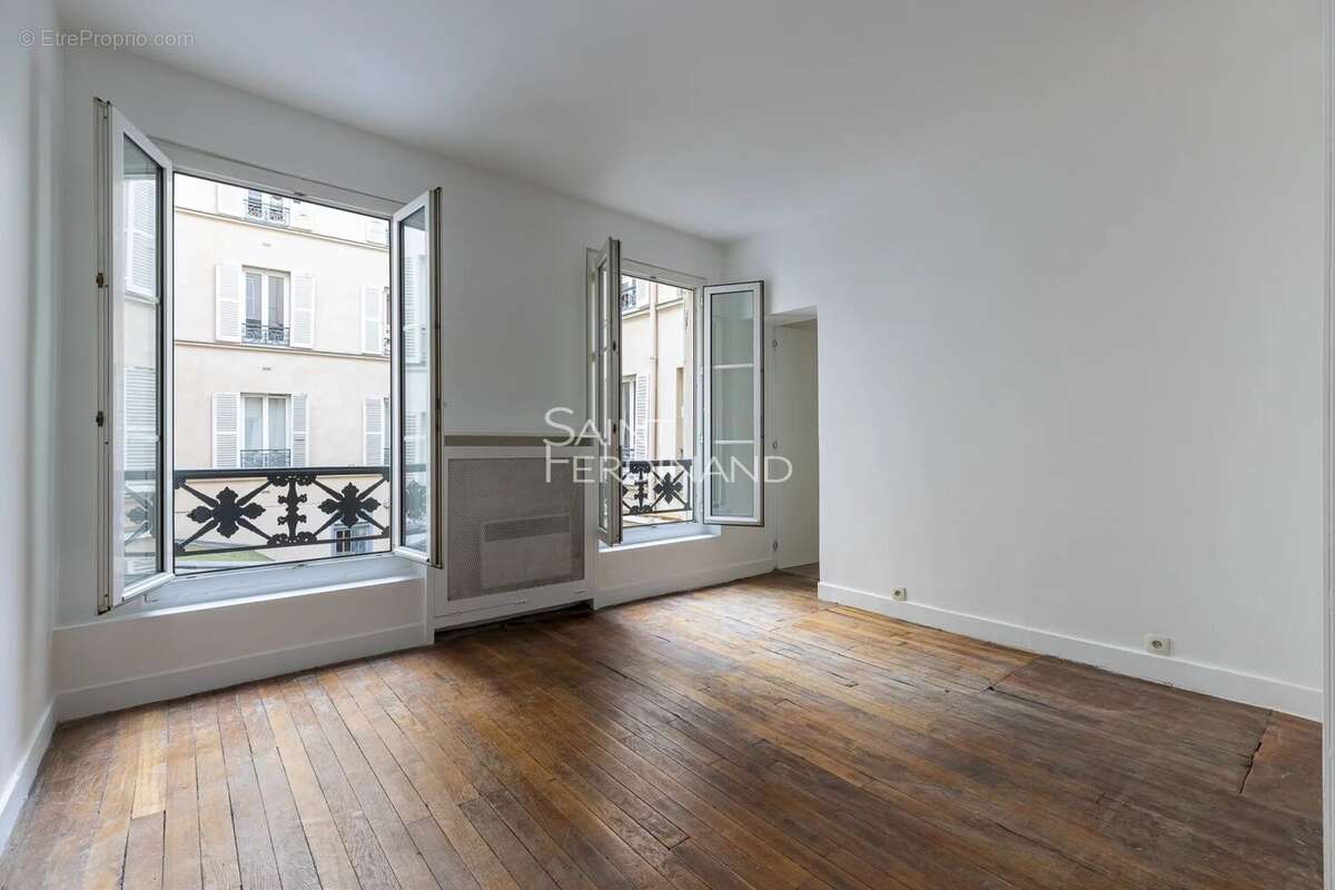 Appartement à PARIS-9E