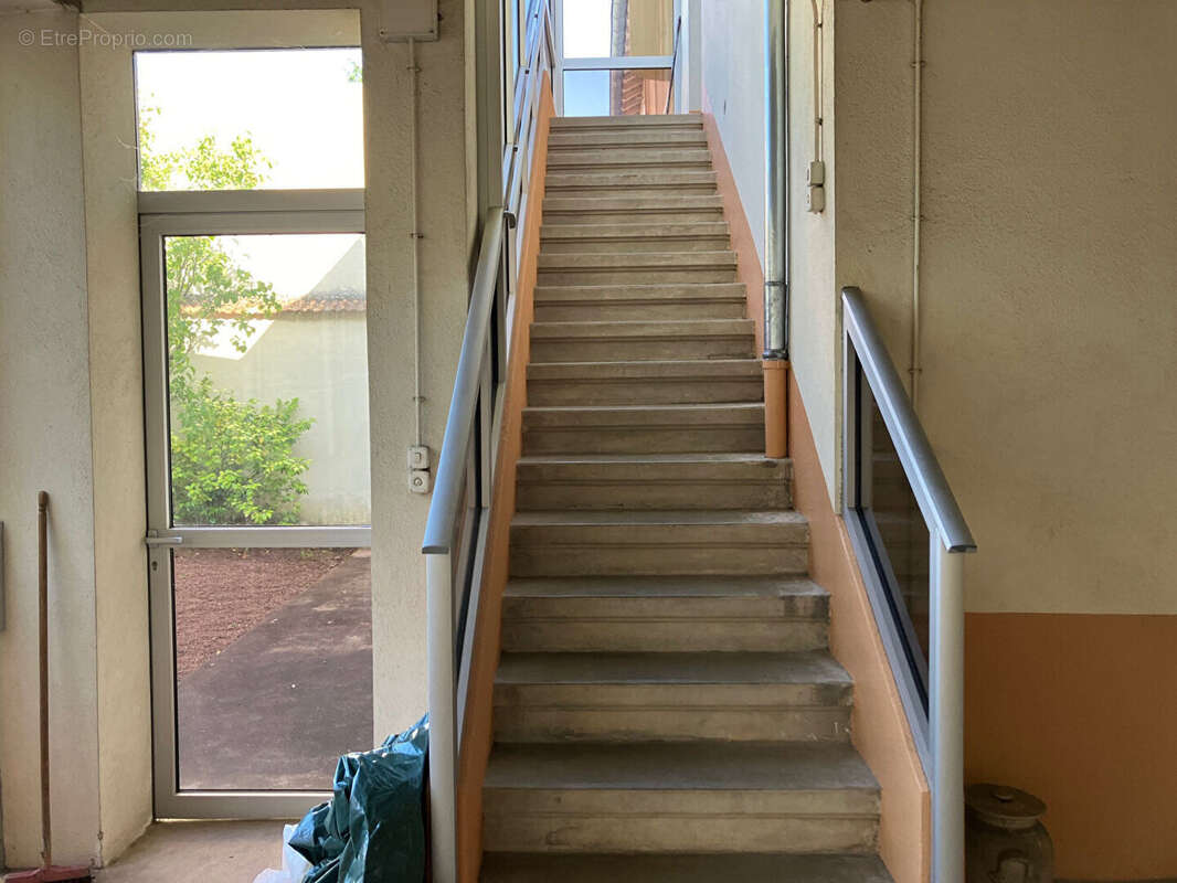 A VENDRE Maison  7 pièce(s) 155.17 m2  ROANNE CENTRE - photo 15