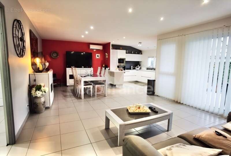 Dpt Gard (30), à vendre maison P3 de 91 m², terrasse, terrain d'environ 65m2, garage, place de parking, copropriété, piscine - photo 3