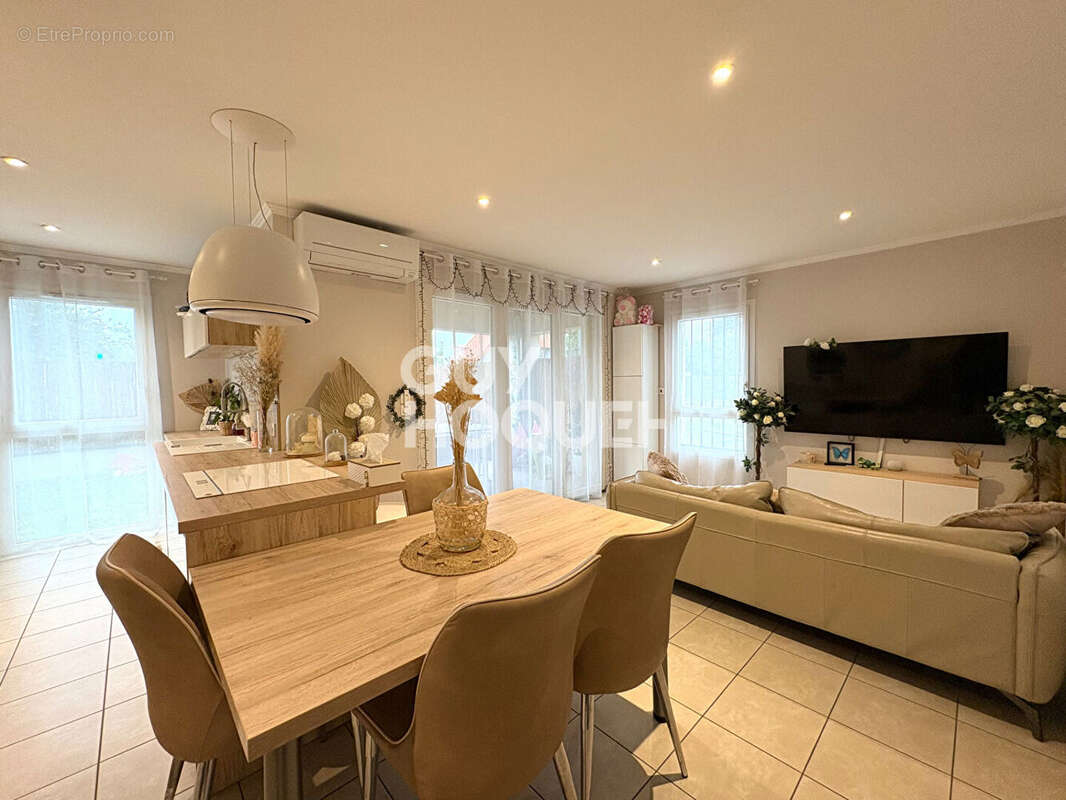 Appartement à GRIGNY