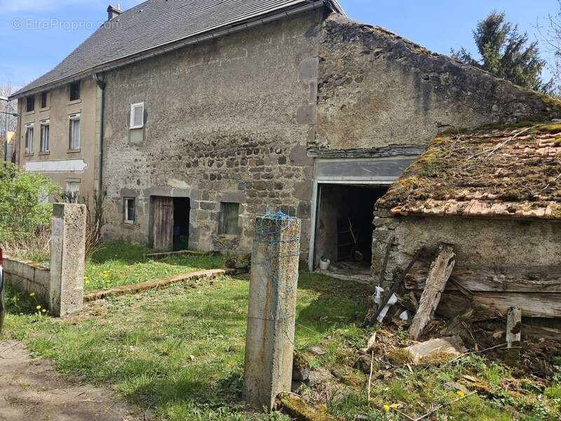 Maison à SAULZET-LE-FROID