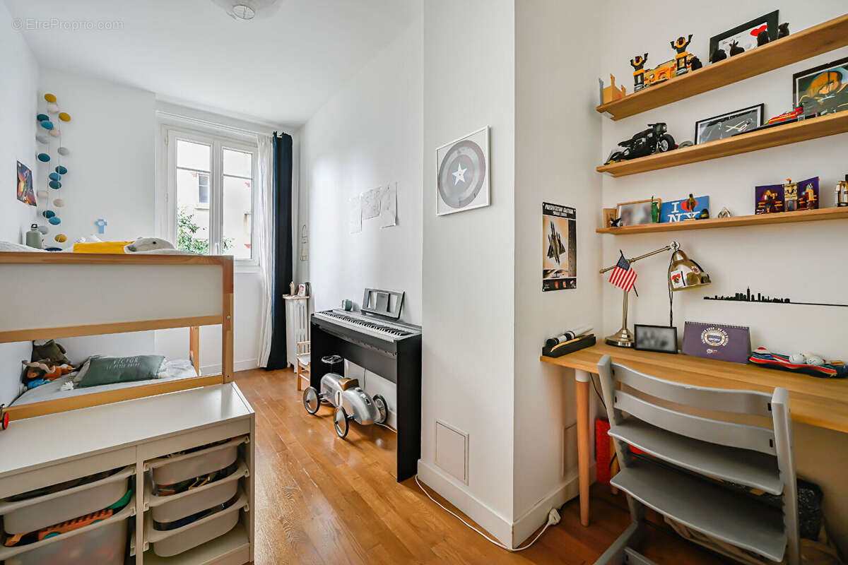 Appartement à PARIS-14E