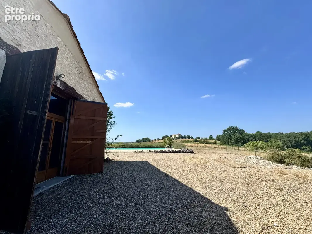 Charmante Maison de Campagne avec Dépendance de 116 m², Piscine et Vue Panoramique - photo 14