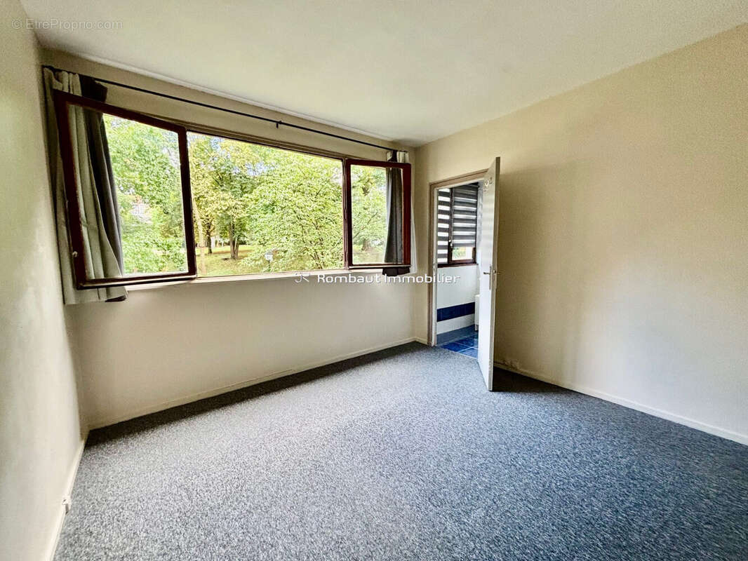 Appartement à LA CELLE-SAINT-CLOUD