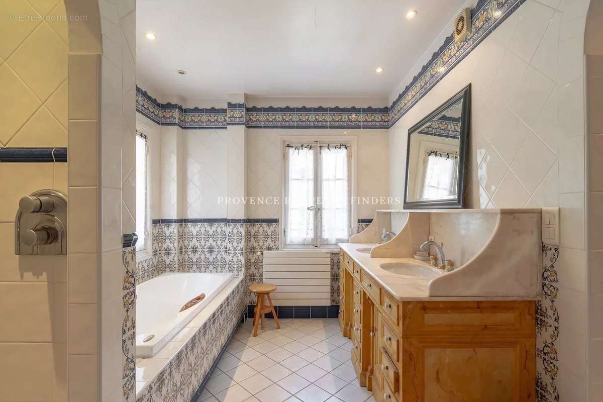 Maison à DRAGUIGNAN