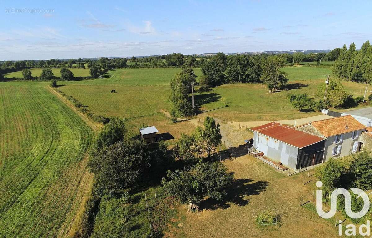 Photo 2 - Maison à MERVENT