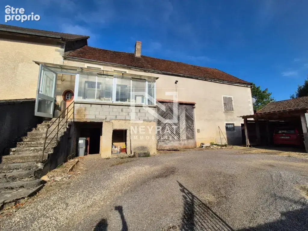 Maison à SAINT-SERNIN-DU-PLAIN