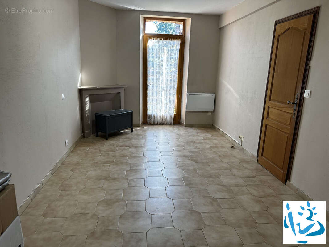 Maison à SAVIGNY-SUR-CLAIRIS