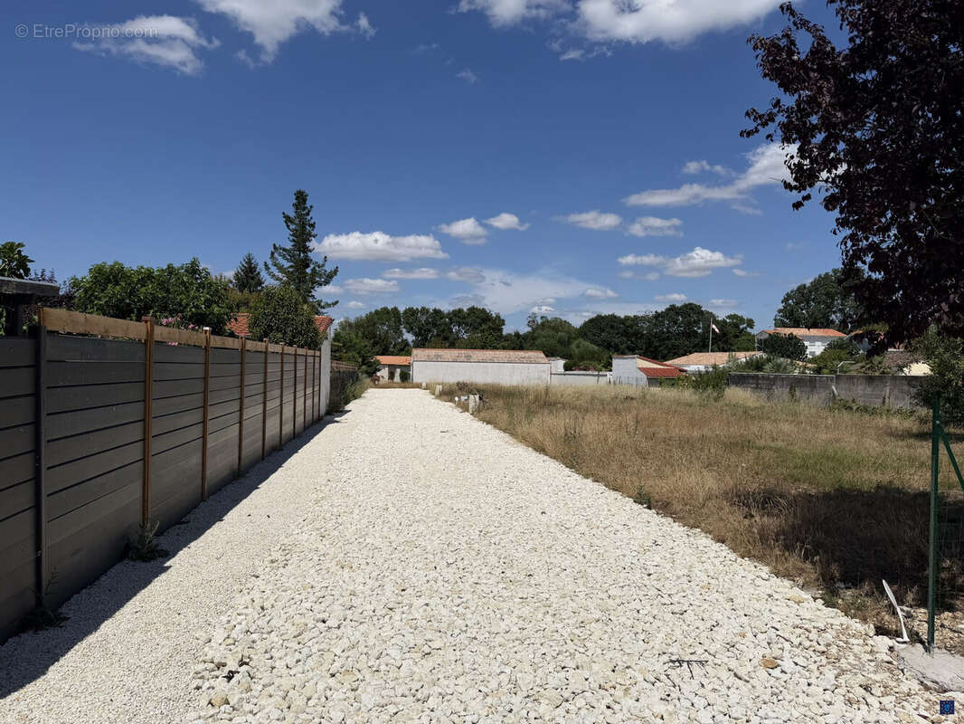 Terrain 513 m² à Le Chay  - photo 6