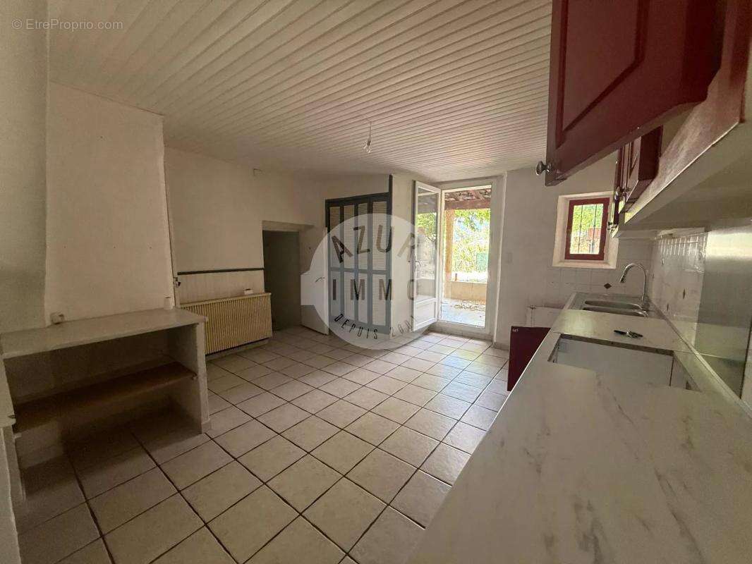 Maison T5 113 m² : T3 + T2 sur 800m2 de terrain - photo 7
