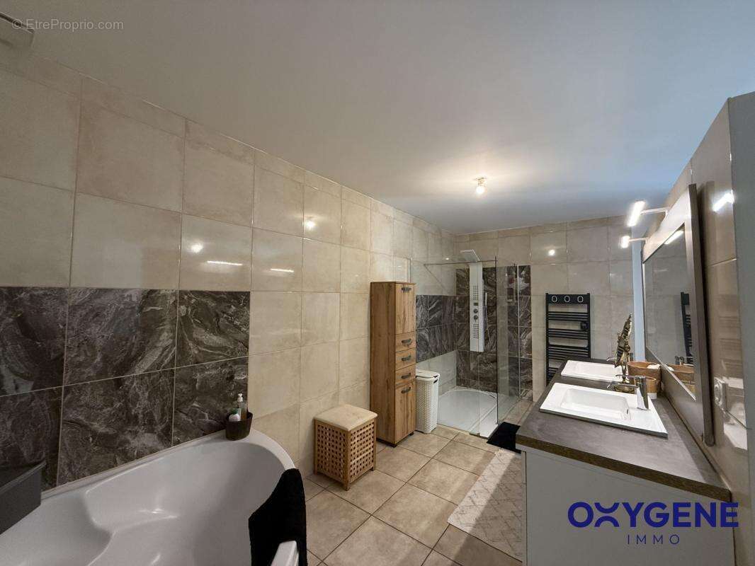 Maison à SAINT-CYPRIEN