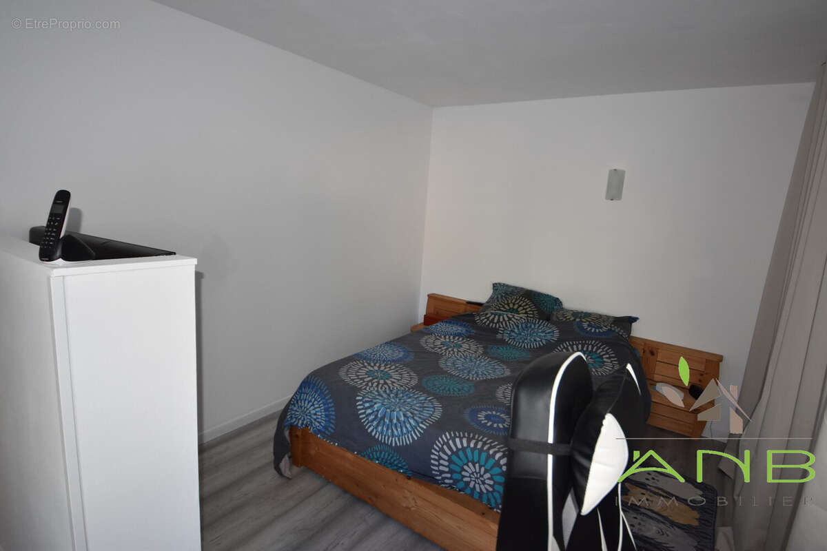 Maison 109 m² à Taponnat-Fleurignac  - photo 4