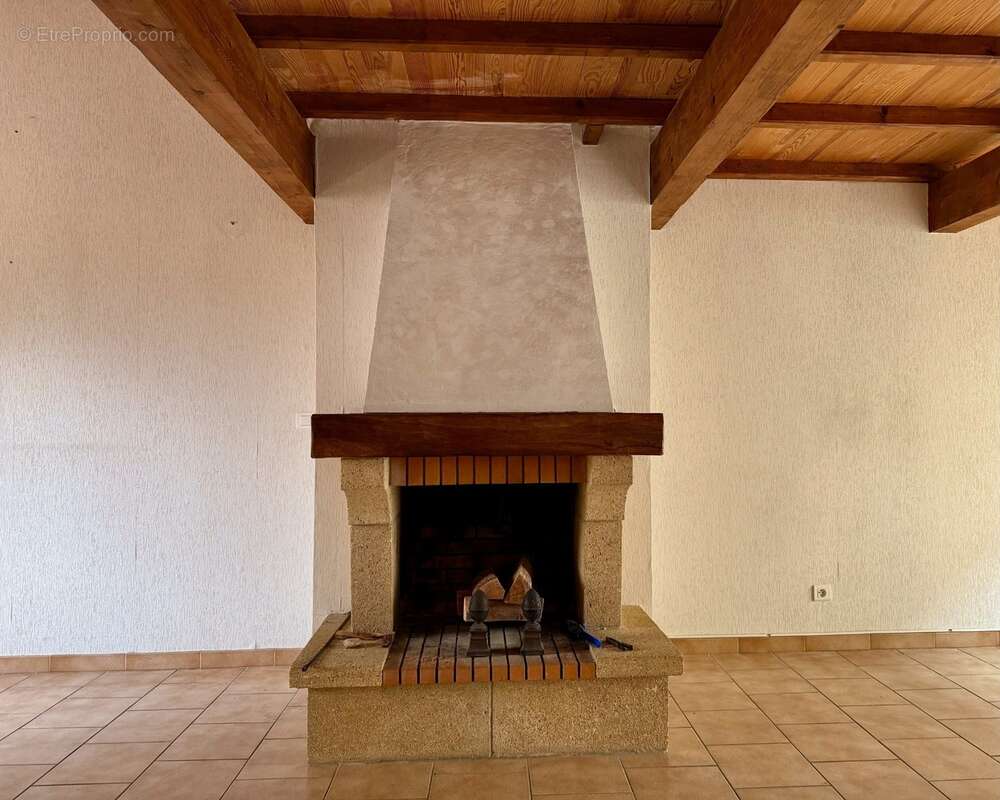 Demeure de caractère au cœur de Lézignan-Corbières avec patio privatif – 217 m² habitables - photo 7