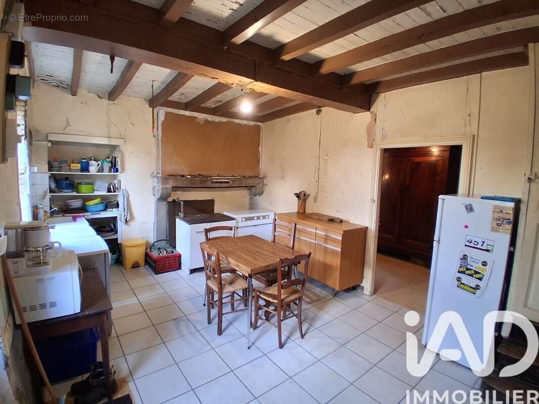 Maison 121 m² à Lalizolle  - photo 4