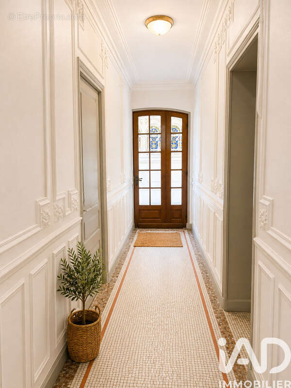 Photo 4 - Appartement à COURBEVOIE