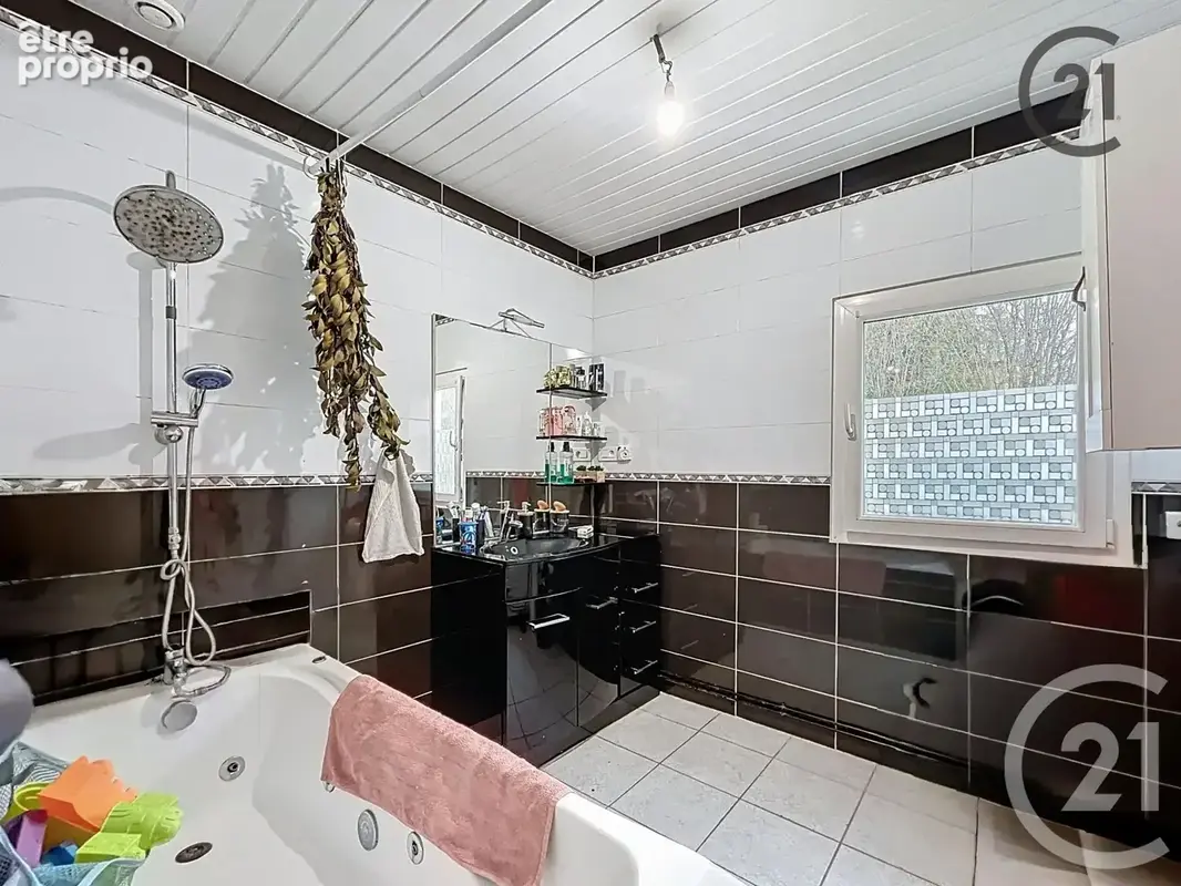 Maison 5 pièces 103 m² à vendre à Maillot (89100) - photo 7