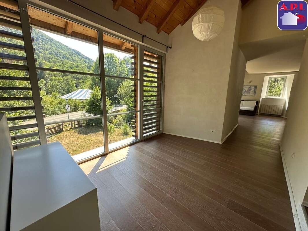 Maison 174 m² à Bonac-Irazein  - photo 5