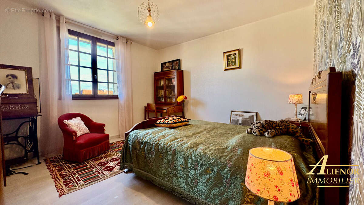 Maison à COULOUNIEIX-CHAMIERS