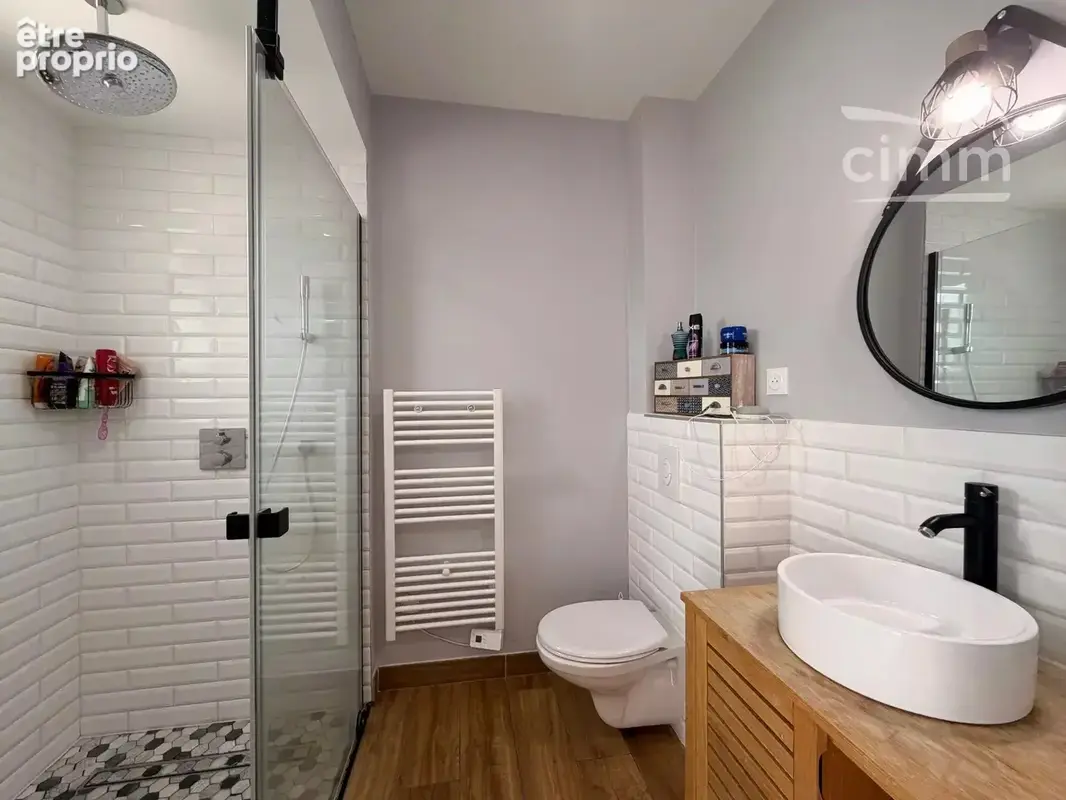 Maison contemporaine de plain-pied avec 4 chambres et piscine à Mer - photo 7