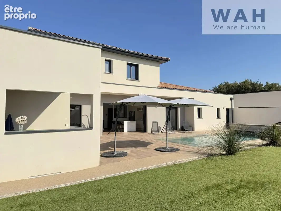 Villa contemporaine récente avec piscine, 5 chambres et jard - photo 7